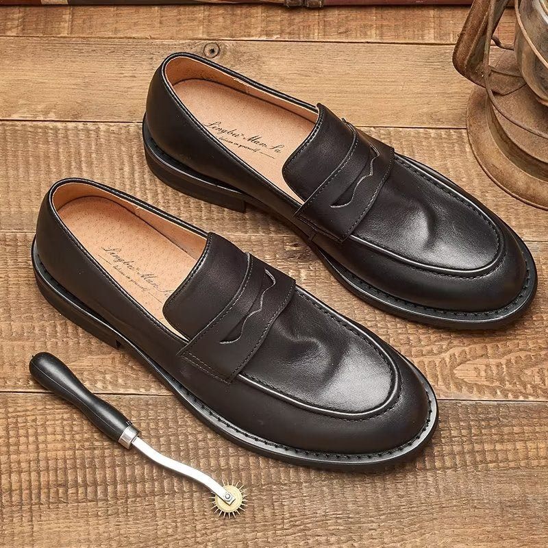 Férfi Naplopók Modish Slip On Penny Loafers - Fekete