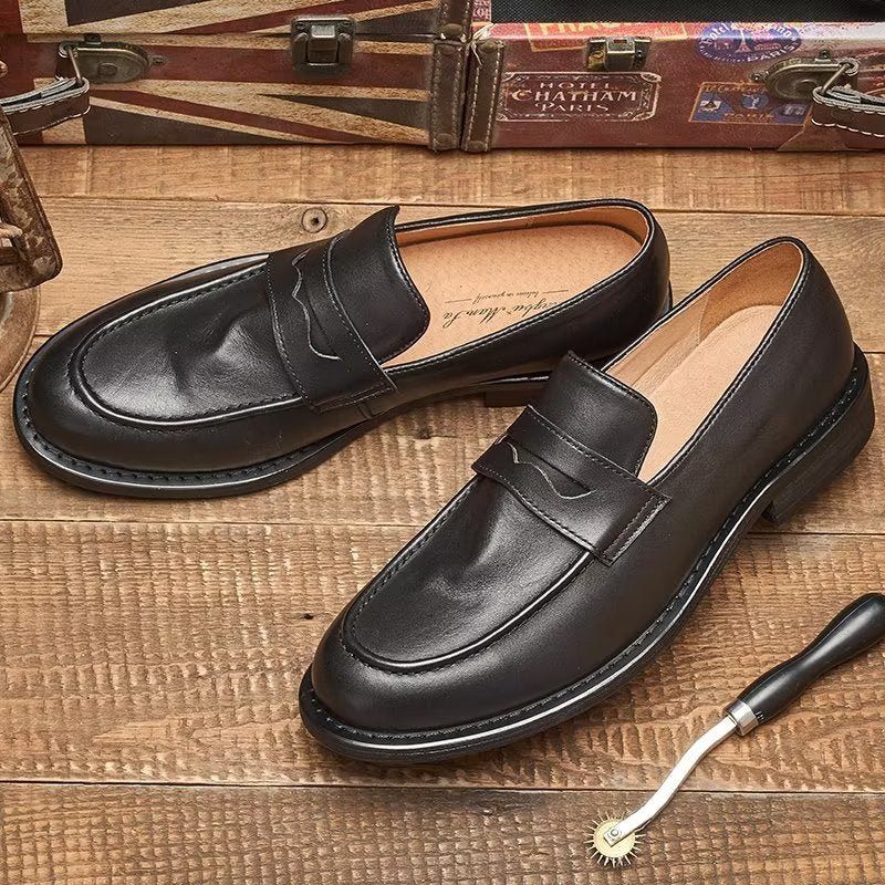 Férfi Naplopók Modish Slip On Penny Loafers - Fekete