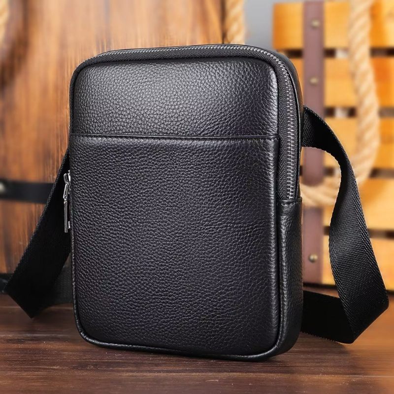 Férfi Válltáskák Luxus Bőr Csappantyús Szegecses Crossbody Táska - Fekete